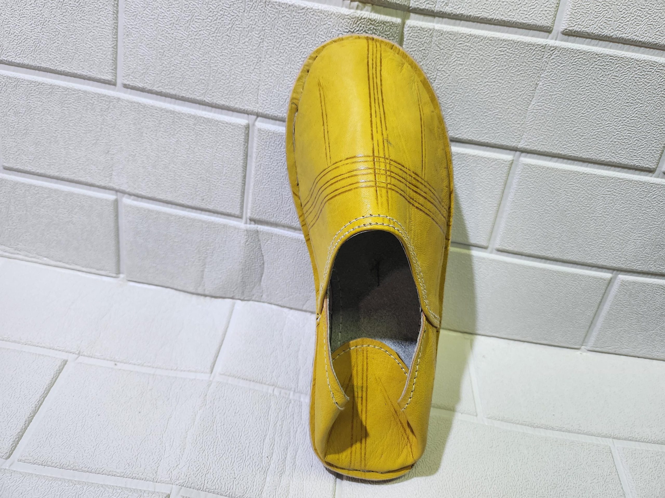 Handmade Moroccan Yellow Leather Babouche For Men – Traditional Slippers – Pointed-toe Leather Shoes – Classic Artisan Moroccan Footwear